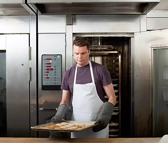 Why Islip, NY Kitchens Trust Home Appliances for Commercial Oven Repair?